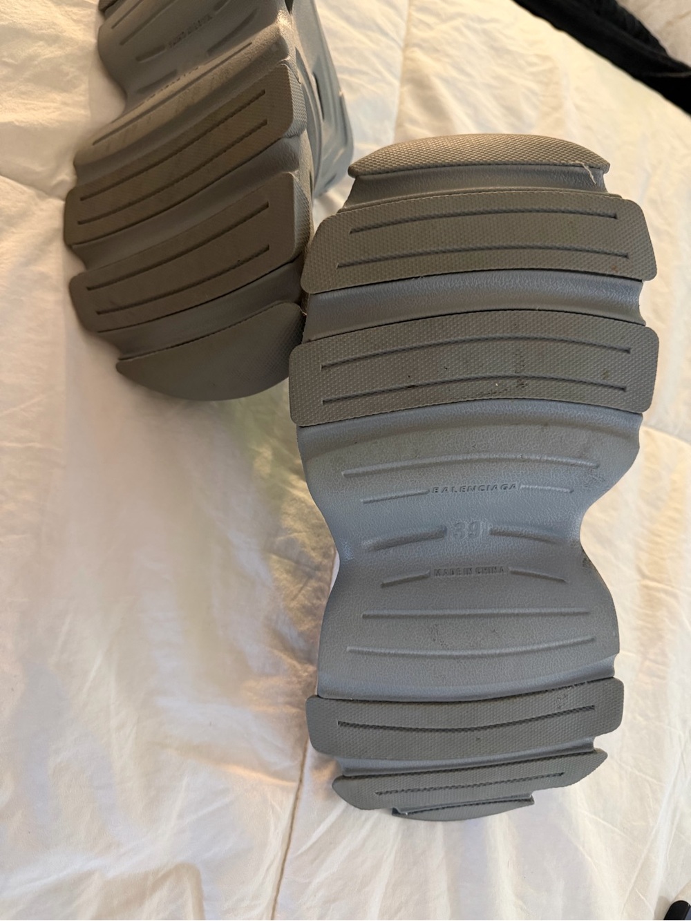 Balenciaga HD Mules - Picture 3 of 4
